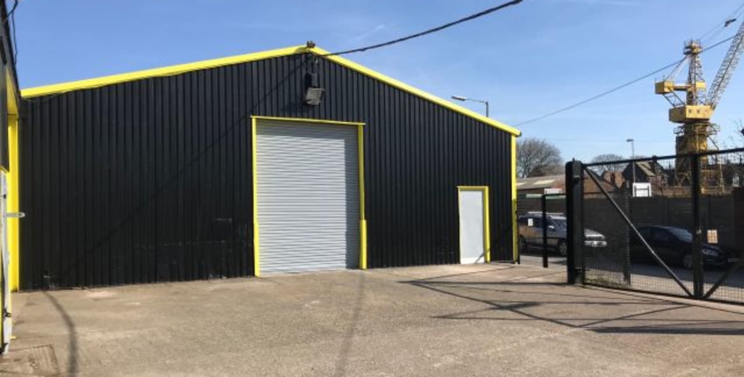 A 1500 sqft industrial unit recently refurbished, set on a private business park, close to Cammell Lairds and running alongside the Liverpool Mersey Tunnel.\n\nSet very close to the Queensway Mersey Tunnel and just of Borough Road offering instant ac...