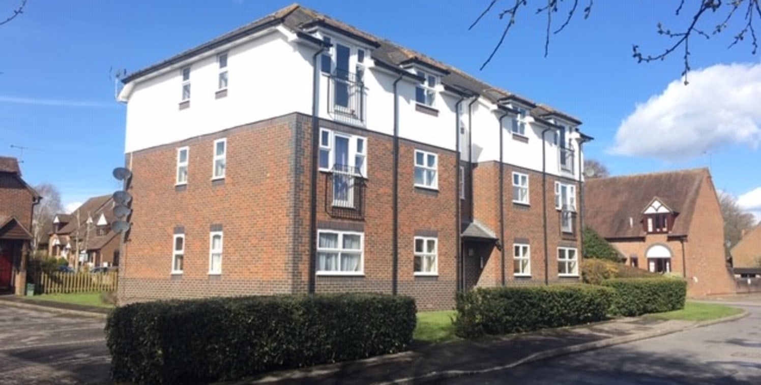 GROUND RENT INVESTMENT OPPORTUNITY

The property comprises a block of apartments set within this cul-de-sac at the heart of Lambourn.

We are selling the ground rent investment not single flats.

The property is 3 storey, brick built with pitched til...