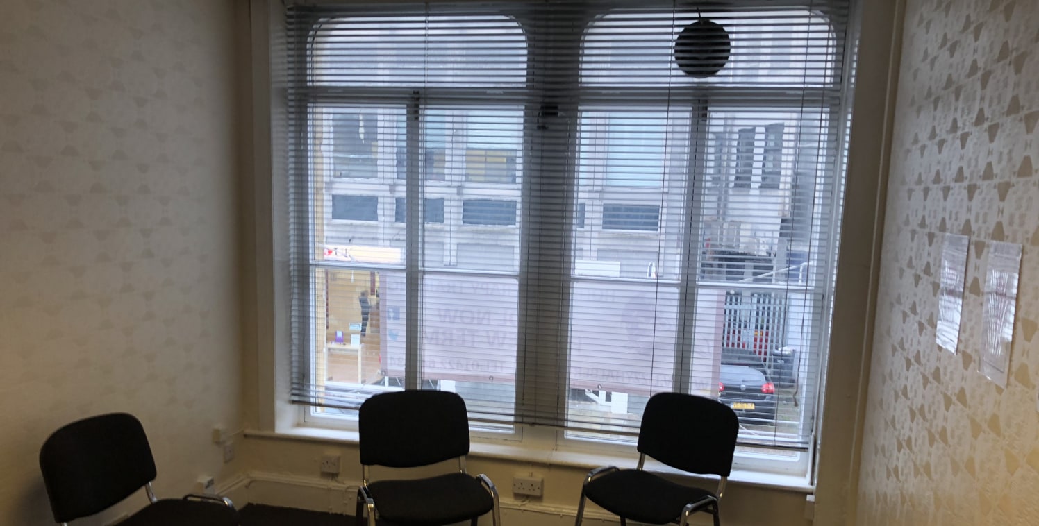 The property briefly comprises a selection of open plan office suites set out over two floors with a number of adjoining smaller suites providing ideal meeting rooms or private office spaces. The premises benefits from a fitted security alarm system,...