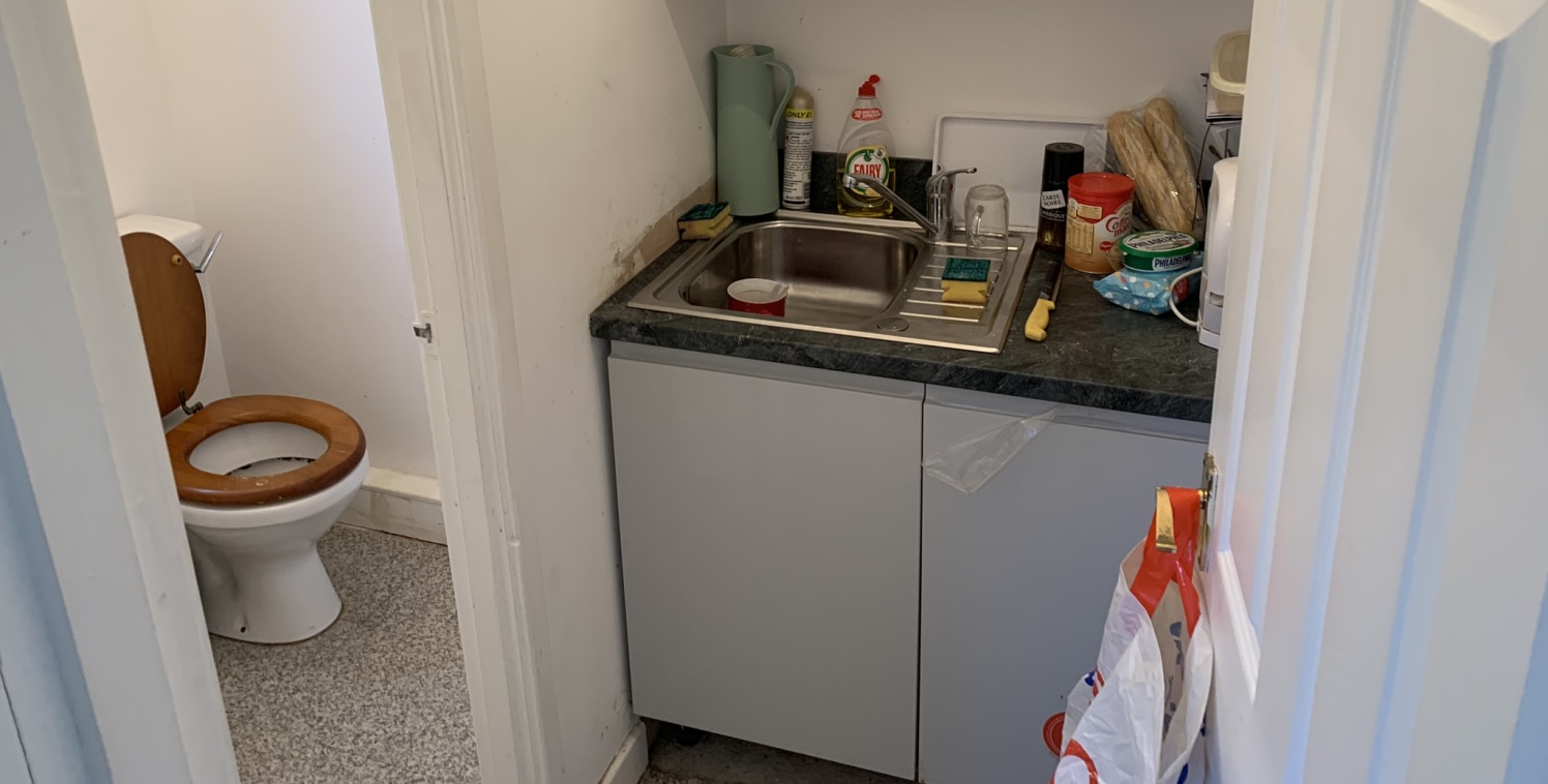Prominent Location in Popular Surburban Shopping Parade\n\nOpposite Tesco Express & Rising Sun Public House\n\nUpper Floor Flat Available If...