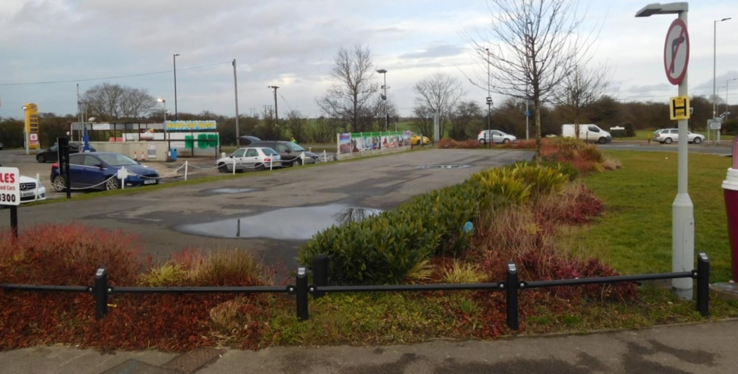 CAR SALES PITCH / DISPLAY LAND