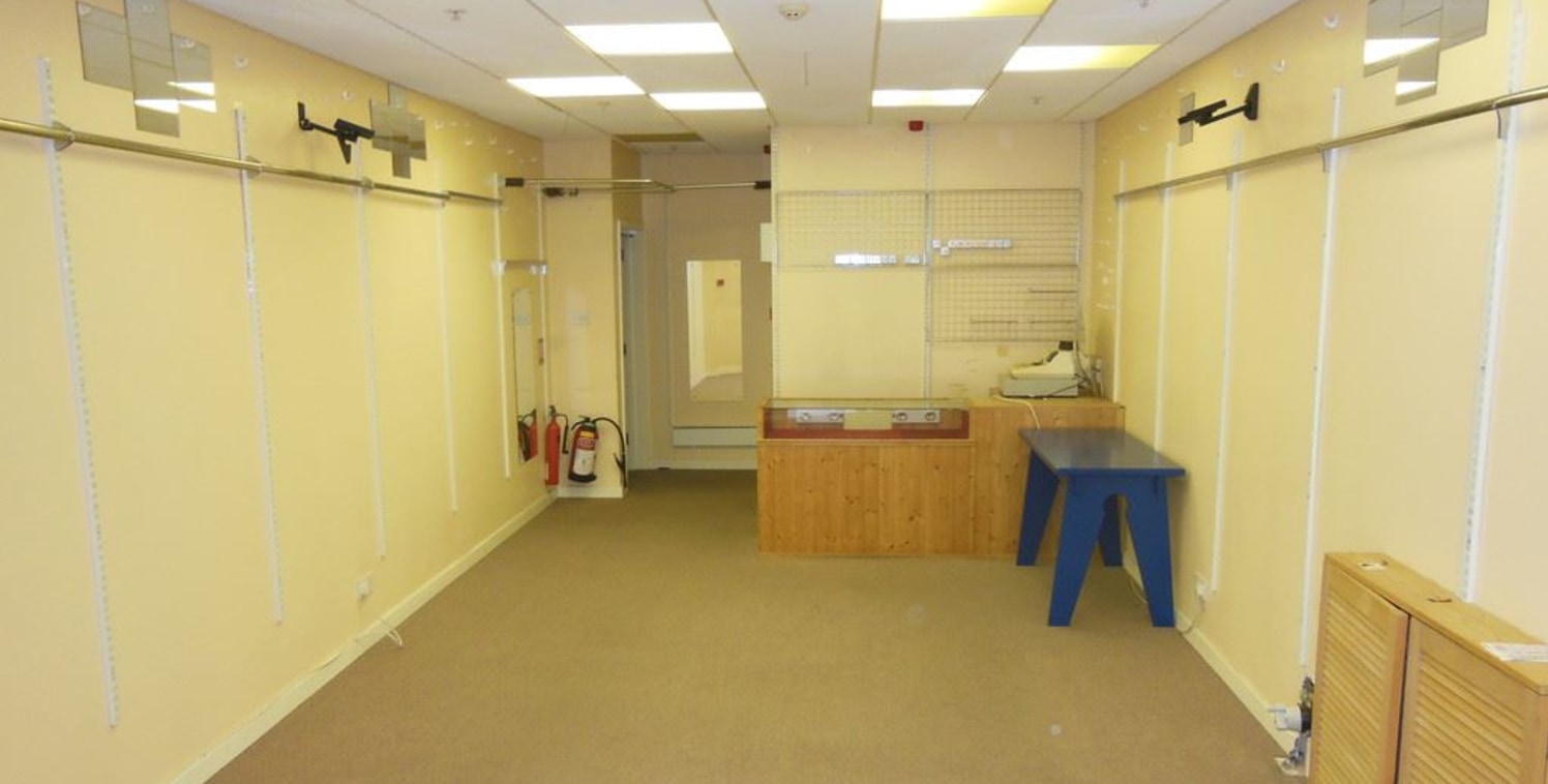 Retail Unit TO LET 

Extending to 28.43m&sup2; (306ft&sup2;) 

Asking rent &pound;3,000 per annum