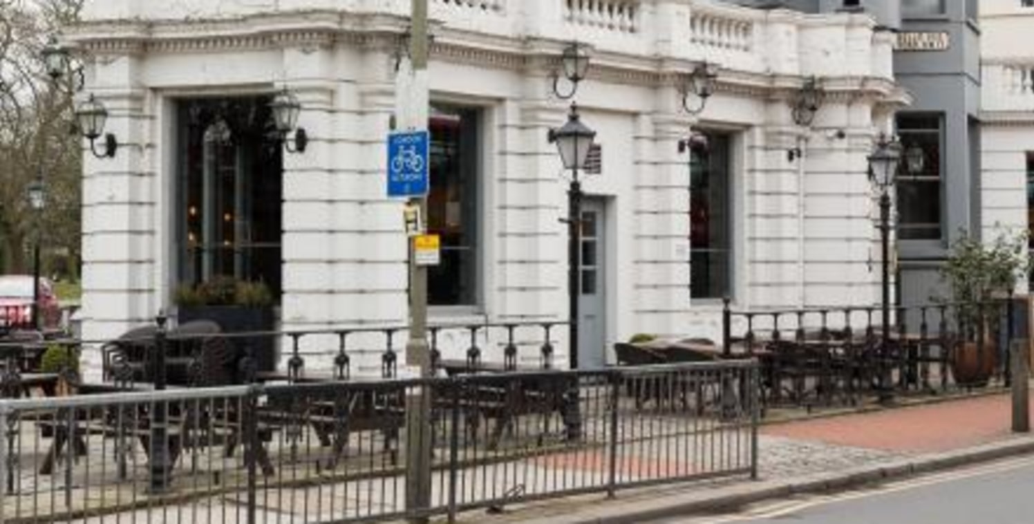Wandsworth Common is an attractive commercial location situated on the south side of the River Thames approximately 6 miles from Central London. The area is extremely well served by public transport with a regular rail service to Clapham Junction and...
