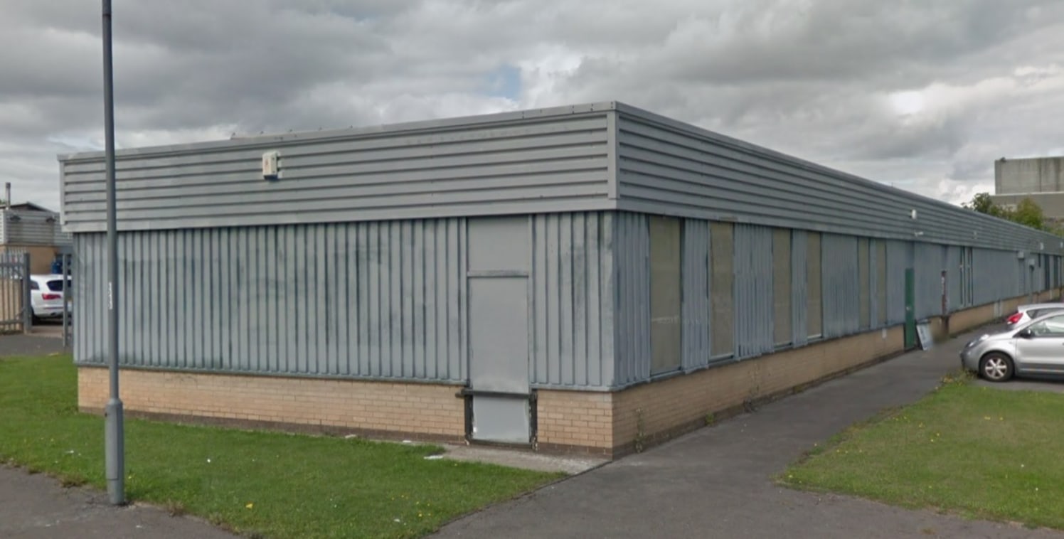 INDUSTRIAL /WORKSHOP UNIT - PETERLEE

Ideal starter unit.

Excellent communication links via A19.

Popular industrial location.

The property comprises a mid-terraced workshop unit of steel portal frame construction with a combination of brick and bl...