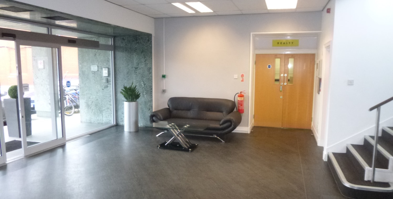 Discovery House, built in the 1930's comprises a 3 storey office building with an impressive foyer/entrance area. There is a recently fitted 8 person passenger lift, providing access to all floors of the premises. The accommodation benefits from the...