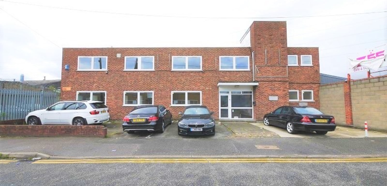 Contemporary A2 office space to rent in a commercial unit. Located just 5 minutes away from Lea Bridge Road Station, the unit is easily accessible and provides private parking onsite.