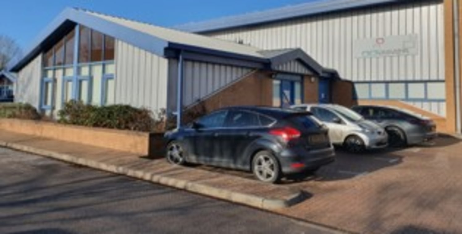 Headley Park 10 is a well-established industrial estate on Headley Park East, Woodley. The unit comprises of a single storey office to the front and a large full height warehouse to the rear with an excellent eaves height and concrete floors.

The fo...