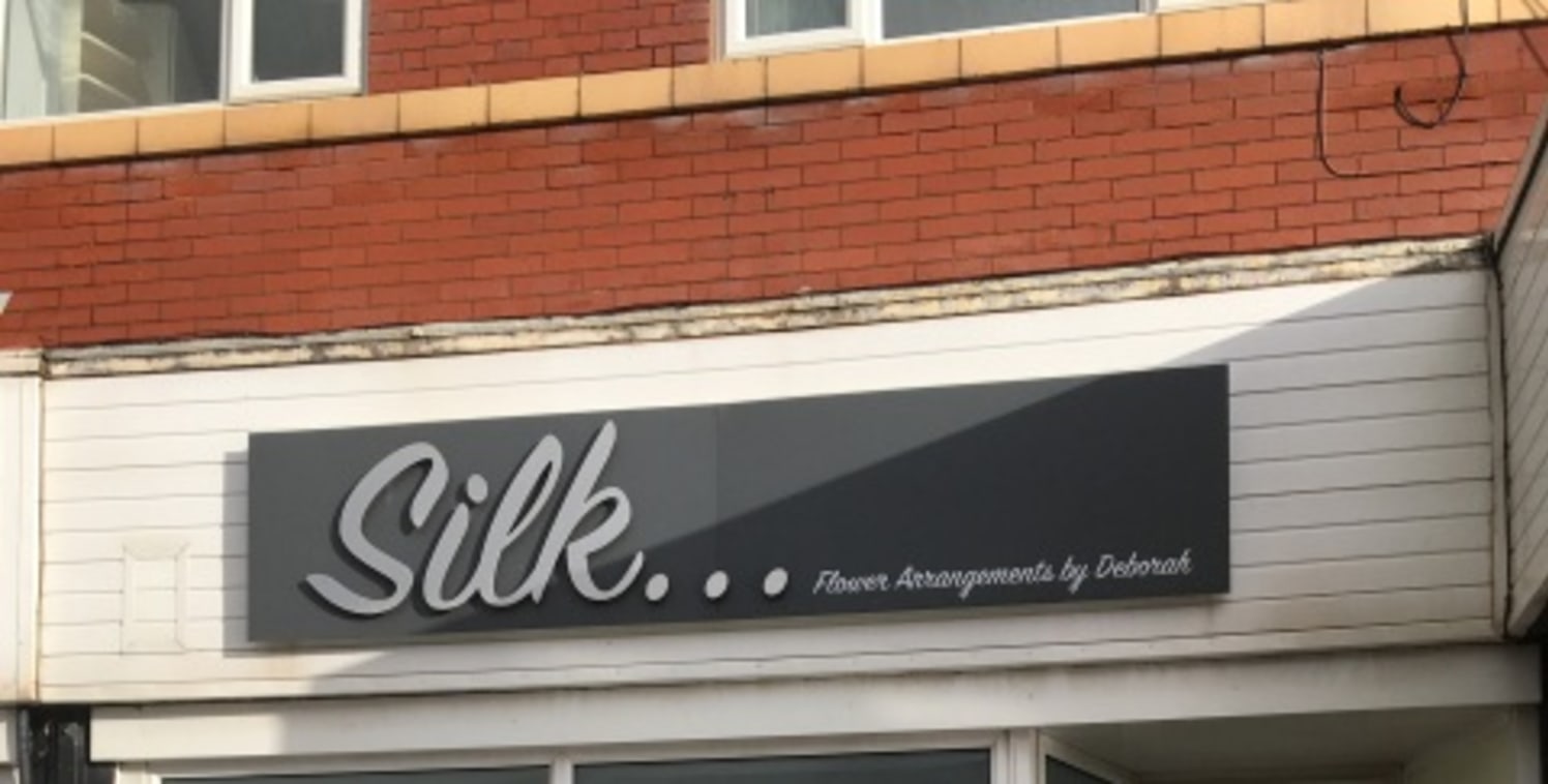 Single fronted retail unit located in Cleveleys centre. Single fronted double glazed unit approximately 22sqm (240 sq ft) with modern suspended ceiling with inset lighting. Ideal for chiropodist, office, etc subject to any necessary consent....