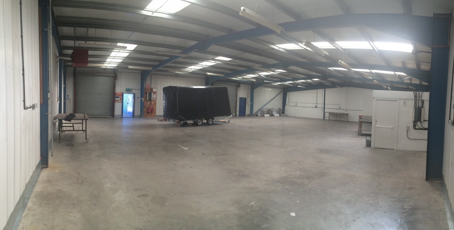 INDUSTRIAL/WAREHOUSE UNITS\n\nWITH LARGE SECURE YARD AREA\n\nACCESSIBLE LOCATION CLOSE TO A64\n\nFrom 213.75 sq.m. (2,300 sq ft) to 641.26 sq.m. (6,900 sq ft) approx\n\nSubject to availability\n\nTO LET\n\nNorton-Grove-Minster-Court-full-partics.-190...