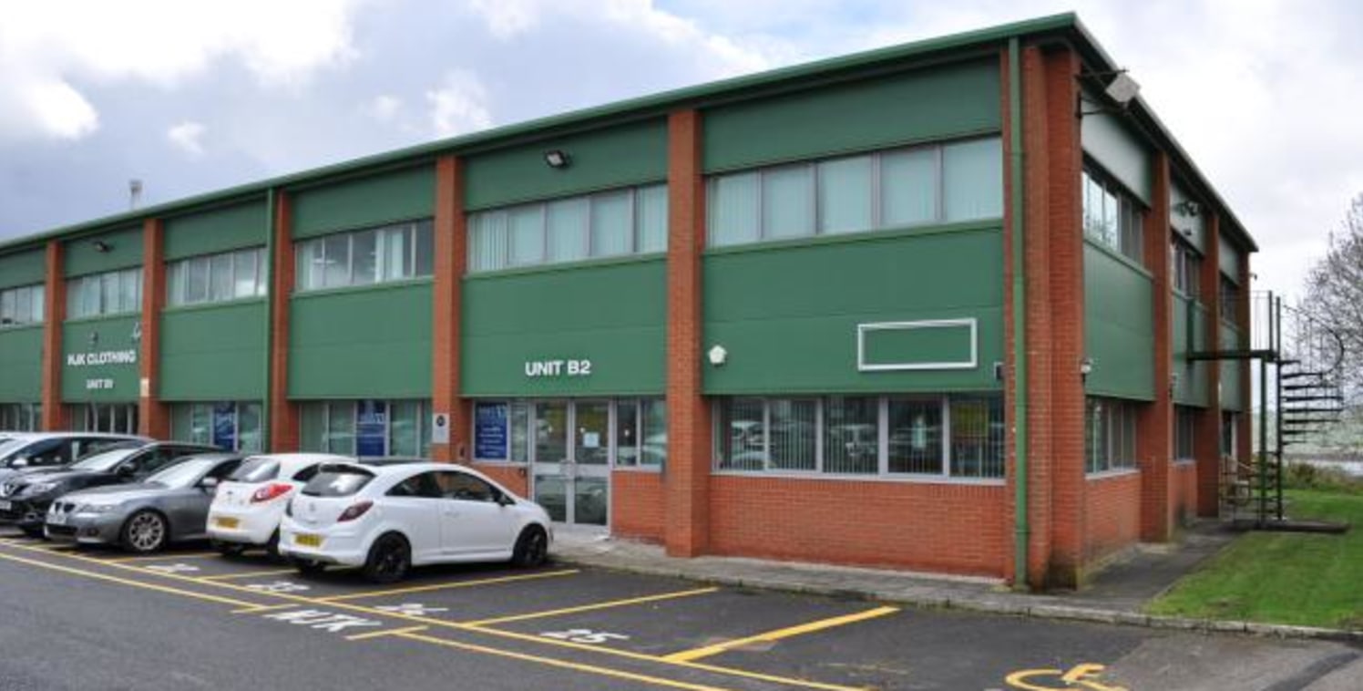 Quality office suites available in new business centre good location close to J5 of M65 rental inclusive of electricity, heating, S/charge & insurance...