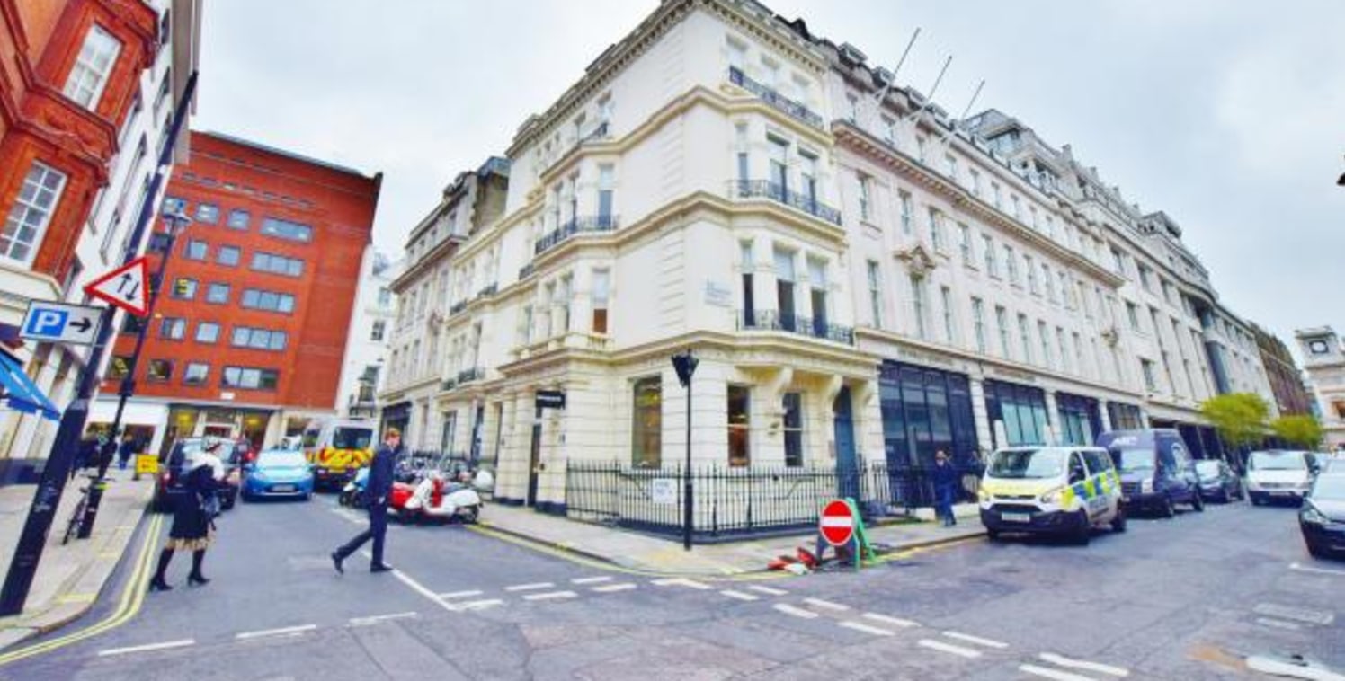 Available immediately Fully furnished and ready to move in to open plan office floor available in Mayfair....