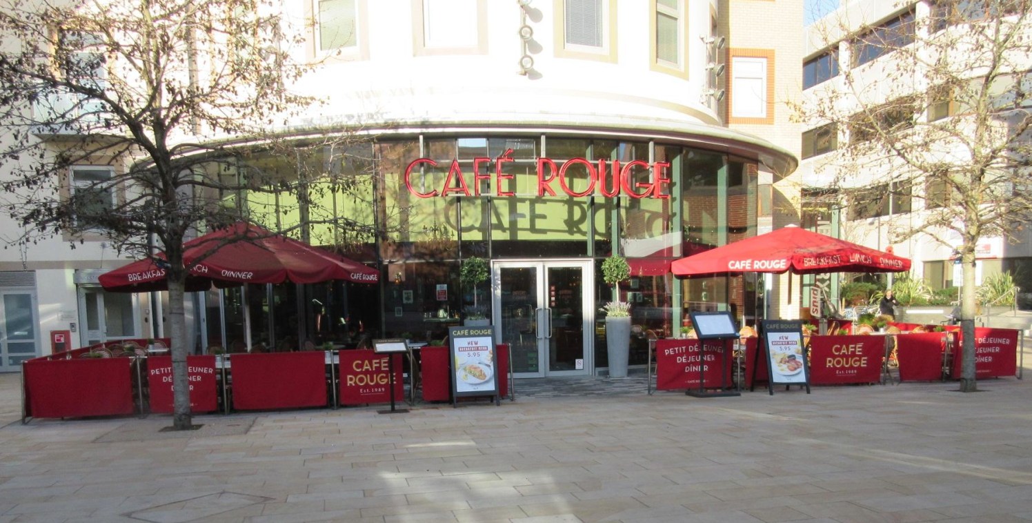 Prominently positioned town centre restaurant unit