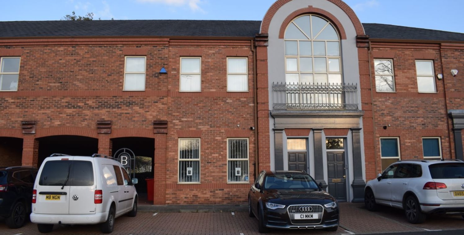 SELF CONTAINED OFFICE INVESTMENT - GATESHEAD

Fully let to Assure Survey Limited (CRN 05713377) on a 5 year lease which expires on 18 November 2023 (4 years unexpired)

Creditsafe Rating 96A -'very low risk'

6 dedicated parking spaces

1,692 ft (157...