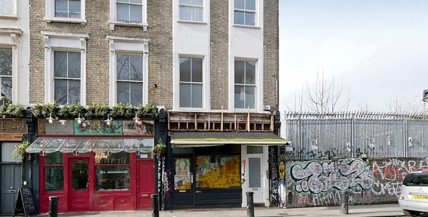 A GROUND FLOOR RESTAURANT (A3) ON PORTOBELLO ROAD\n\nOverview\n\nTo Let\n\nThe shop premises (A3 / approx. 787 sq ft) has a fully glazed frontage directly onto Portobello Road, which leads to two interconnecting open plan restaurant seating areas, fo...