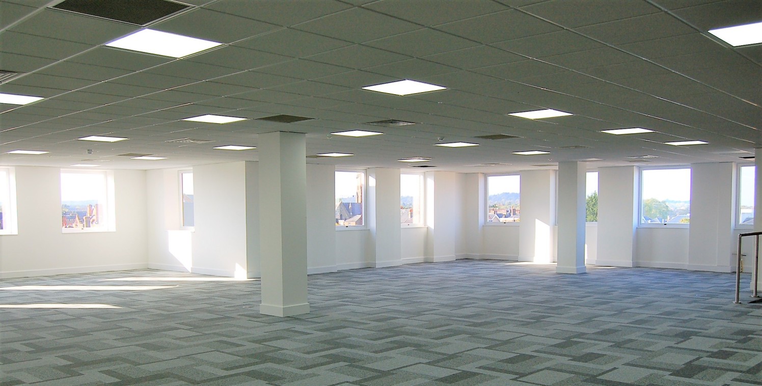 Fully refurbished. Parking Ratio 1:300 sq ft. Open Plan. Prominant Building.