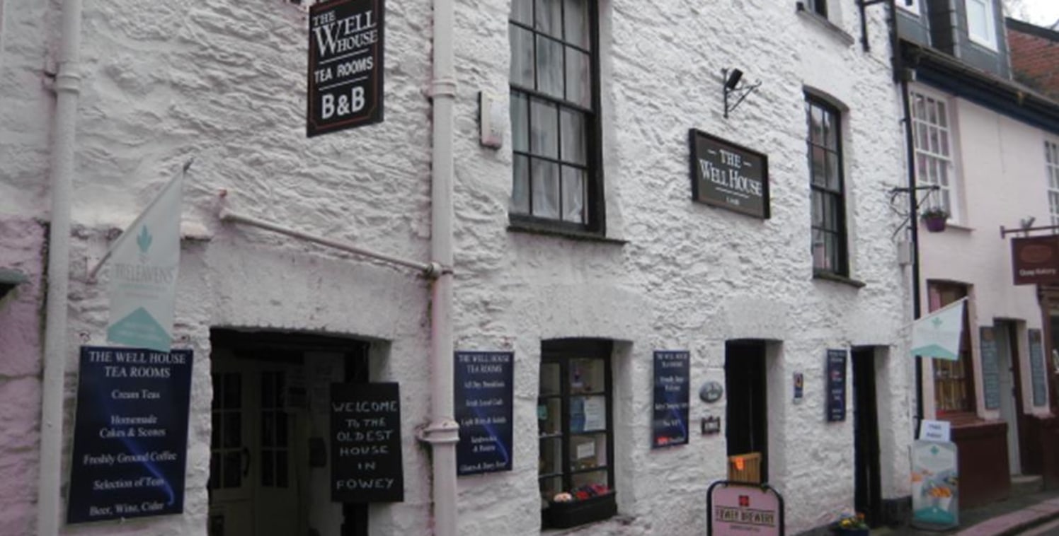 Stunning Freehold Tea Rooms & B&B Located In Fowey For Sale\n3 Bespoke Letting Rooms (en-suite) Building Circa 1430\nRef 2189\n\nLocation\nThis outstanding Tea Rooms & B&B with Bespoke Letting Rooms is located in the main thoroughfare road within Fow...