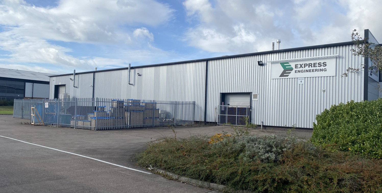 TO LET - HIGH QUALITY PROMINENT INDUSTRIAL UNIT - PRIME POSITION ON TEAM VALLEY TRADING ESTATE - AMPLE CAR PARKING - CLOSE TO A1(M) AND WIDER ROAD NETWORK

Location

The premises occupy a prominent position on Kingsway, the main thoroughfare of Team...