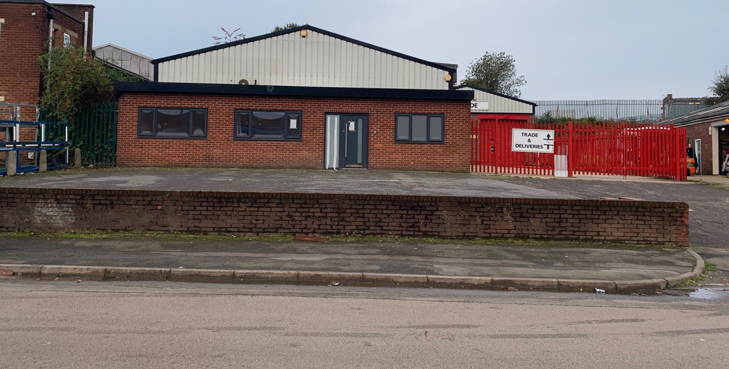 The property comprises 2 interconnecting industrial/warehouse units of steel portal frame and brick/block construction. Newly installed insulated roof covering to warehouse with incorporated roof lights. New LED lighting installed throughout. There i...