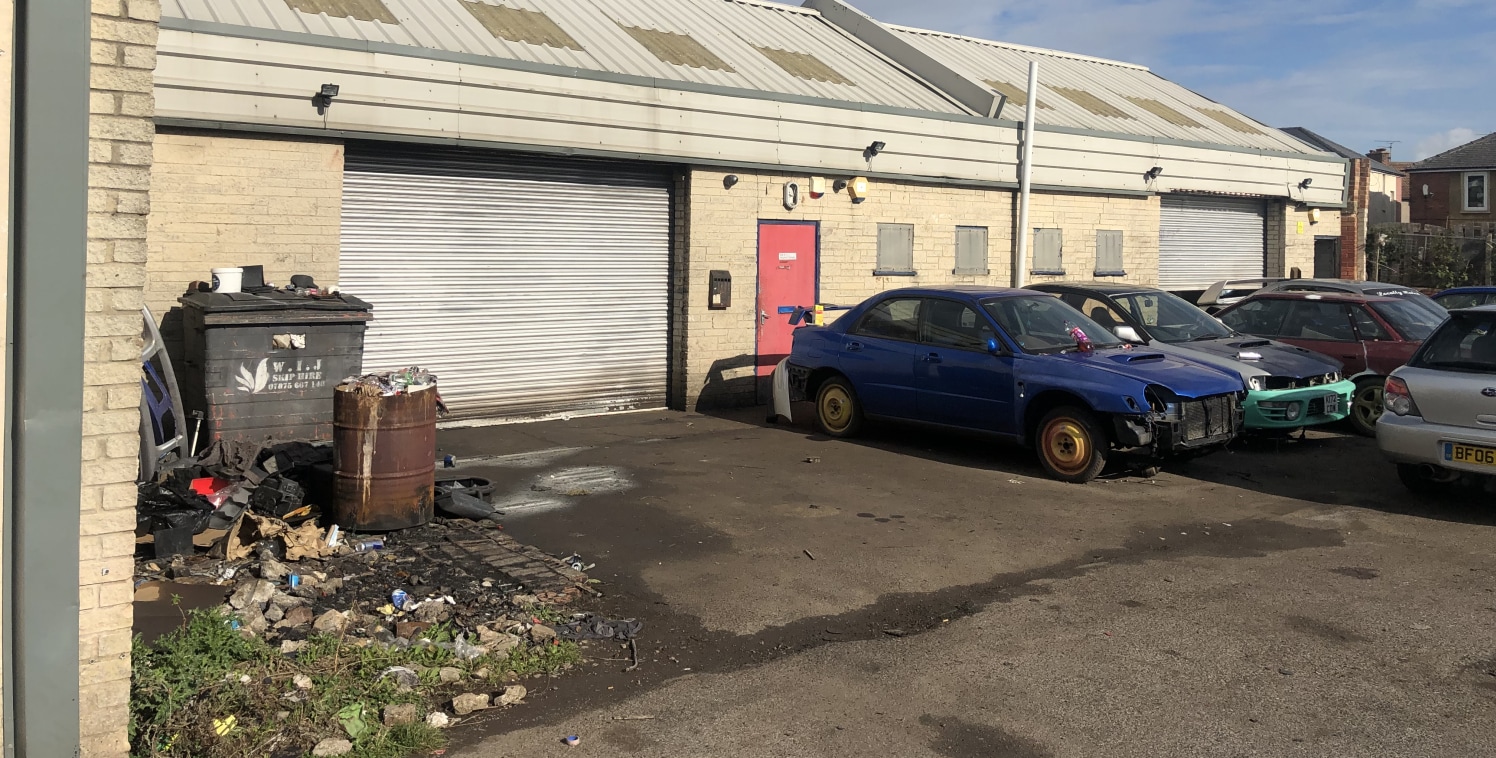 GROUND FLOOR INDUSTRIAL UNIT