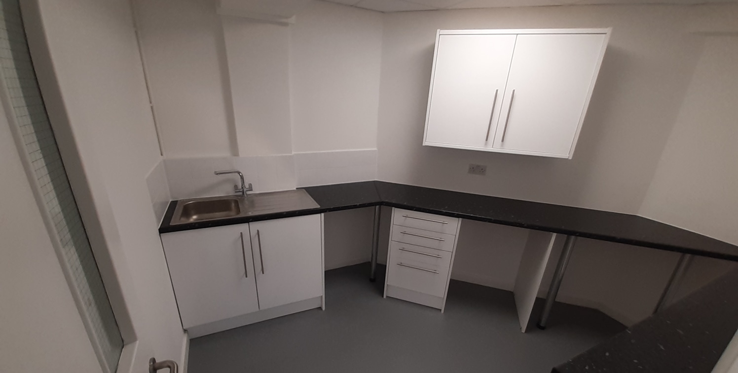 * Self-contained first floor office 

* Newly refurbished

* Prominent town location

* Open planned office

* Staff facilites (Kitchen & WC's)

* Excellent nearby transport links