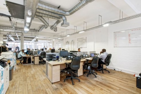 The unit is situated on the first floor of a character converted warehouse and is well served by public transport with Farringdon and Barbican stations both within easy walking distance. The location of the building and the wider district of Clerkenw...