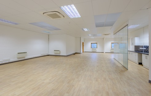 Unit 2000 is a self-contained building providing studio and office space arranged over ground and first floors.\n\nThe available accommodation is arranged over the first floor but also has its own self-contained ground floor entrance with reception a...