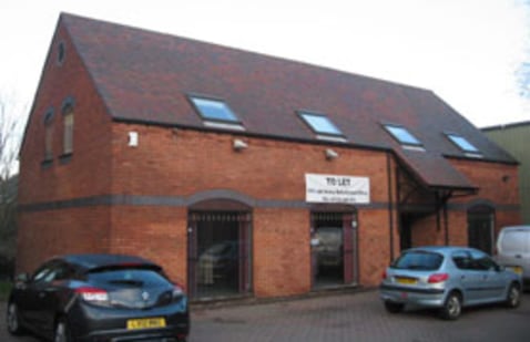 TO LET/MAY SELL: Courtyard Style Office Premises 2,122 SQ FT (197.14 SQ...