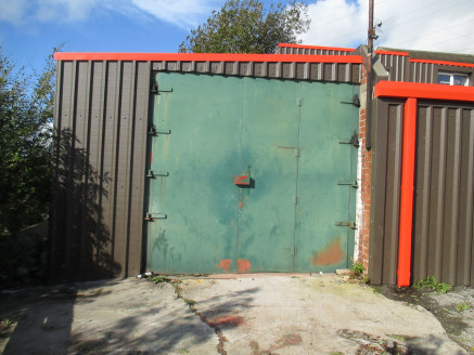 Single storey workshop/storage unit situated on Boothtown Road (A647).\n\nEPC\n\nEnergy Performance Asset Rating E (109)....