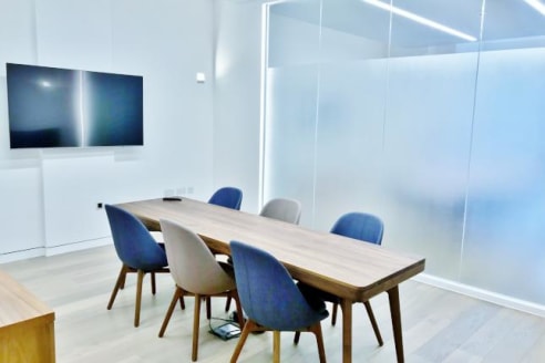Available immediately Office suite available in a prestigious period building...