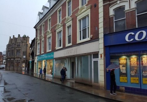 The property provides a unit of 1,619 sq ft (150.4 sq m) with prominent frontage onto Cross Street. The unit has been recently refurbished.<br><br>The property benefits from accommodation arranged over ground and two upper floor levels....
