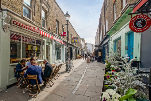 The retail premises comprising an open plan retail area with period timber shop front. There is a partitioned office/store area at the rear as well as WC.  

 

The shop is in good decorative order having a new white wash throughout and recently pain...