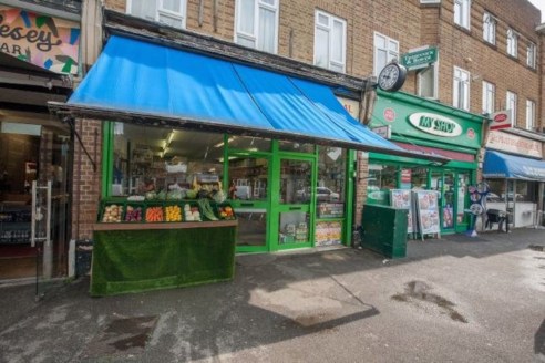 Ground floor retail unit available to let on a new lease. Approximately 1,300 sq ft 

Rent &pound;16,000 pa / Premium &pound;20,000