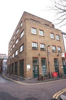 Location This office building is located on the corner of New Inn Yard and Anning Street. The property is located within Shoreditch's vibrant mixed-use area where there are many thriving business and is well served by many shops, amenities, eateries...