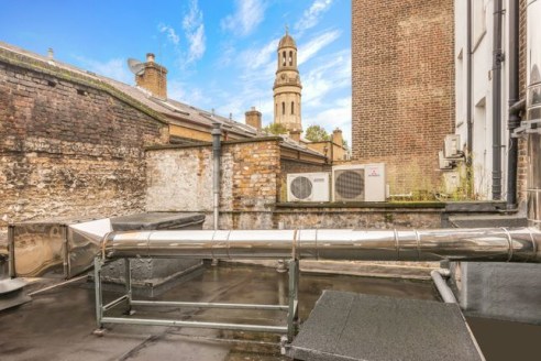 Rent reduced to only &pound;39.50 psf inc of service charge (was &pound;50) 1st floor light bright offices 460 sq ft. Rates approx. &pound;9,360 per annum, electricity metered, air-conditioning. Free use of boardroom. Kitchenette and WCs....