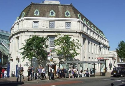 Offices to let in a prime town centre location, adjacent to Wimbledon train station and next to Centre Court Shopping...