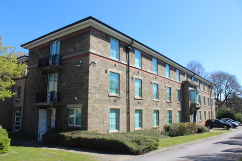 Block D, Grove House is a 3 storey, brick built building which provides office accommodation on ground, first and second floors. The suites available are located on part of the first floor and the whole of the second floor. These suites have excellen...