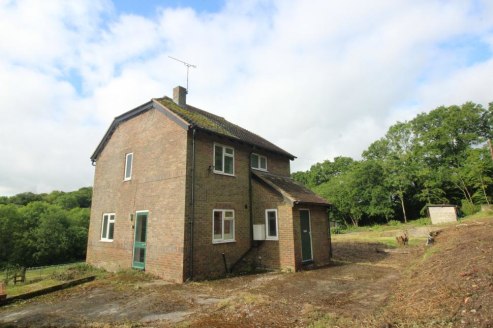 Residential farm (currently in organic conversion) in a delightful rural location. In all approximately 10 acres.