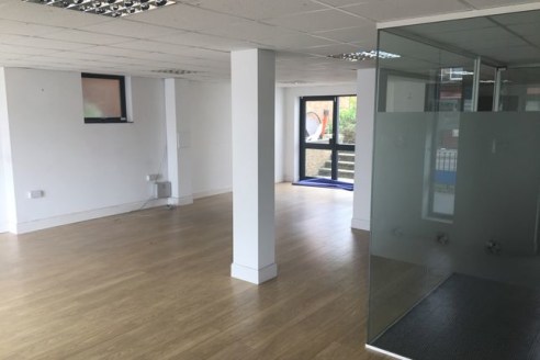 The available property is situated on the busy Norwood Road and located within close proximity (1 min) of Tulse Hill Station with direct connections into Central London. The unit is arranged on the ground floor affording an attractive open planned ar...