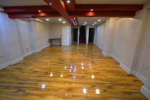Clarke and Lloyds property consultants are please to offer this fantastic opportunity to acquire lease for the Retail A1 premises moments away from Aldgate East station and brick...
