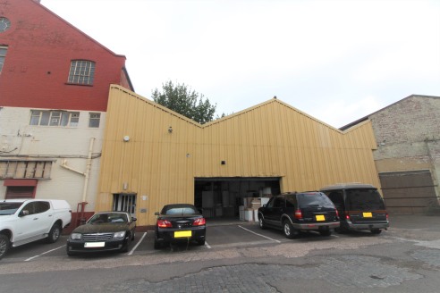 Warehouse/Workshop Premises with Refurbished Offices - Total GIA - 4,682 ft2 (435.00 m2)...