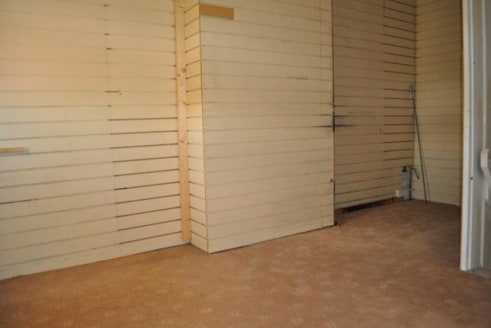 Available immediately Town centre two storey retail unit, in good trading location Opposite Pets at Home, Poundstrechers & B&Q Superstore....