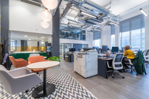 Strapline: Stunning Fitted Office - Exceptional Double Height Floor To Ceiling Volume - Private Mezzanine Floor - Fibre...