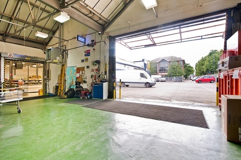A WAREHOUSE / PRODUCTION FACILITY & OFFICES IN A LOGISTICALLY PROMINENT POSITIO\n\nOverview\n\nTo Let\n\nThe premises comprises a self-contained two storey brick and block construction B1 office block, fronting directly onto Park Royal Road, with a b...