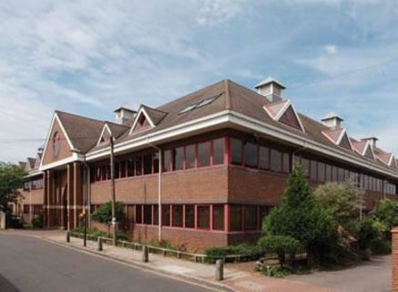 Coombe Hill House is a landmark office building strategically located in a prominent position on the A3 Kingston By-pass at the junction with Coombe Lane. Central London and Wimbledon are approximately 9 miles and 2 miles to the north east respective...