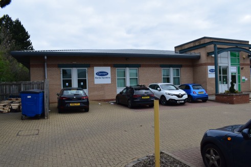 TO LET: MODERN SELF CONTAINED OFFICES

13 DEDICATED PARKING SPACES

PROMINENT LOCATION

KITCHEN AND WC FACILITIES

538.91 m2 (5,801 ft2)

LOCATION

Sunderland is a major City within the North East of England and lies approximately 12 miles south east...