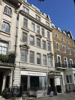 6 CAVENDISH SQUARE

LONDON

W1G 0PD

ENTIRE 1st FLOOR 1,676 SQFT

ENTIRE 3rd FLOOR 1,601 SQFT

HIGHLY COMPETITIVE LEASE