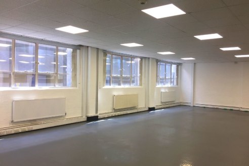 The self-contained space occupies the ground floor of this refurbished warehouse building and is currently split into two main linked open-plan areas, both of which have access to the main board room and there are two additional meeting spaces, a sma...