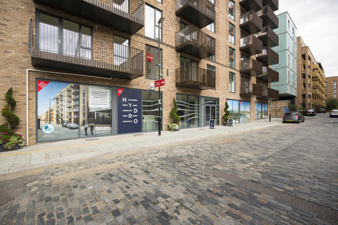 Comprises a ground floor corner B1 office unit with superb frontage within this new build mainly residential scheme. The unit can also be subdivided to create two smaller units. 

The development lies approximately 500m from Surrey Quays London Overg...