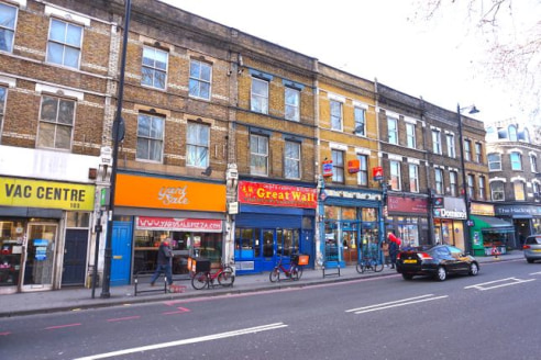 Self Contained Lock-up Retail Unit...