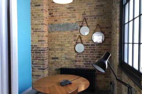 Comprises office space on the first floor of a three storey character warehouse overlooking City Garden Row. The space benefits from exposed brick walls, wood flooring, air conditioning, ceiling spotlights, gas central heating and partitioned meeting...